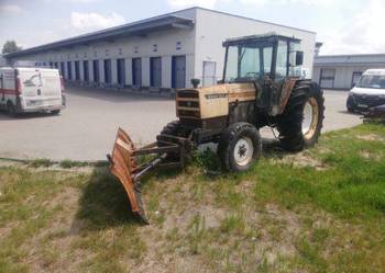 Traktor Renault 951-4.+ pług śnieżny, posypywarka, odśnieżanie, rewers