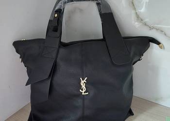 Czarna torebka ysl