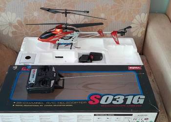 Helikopter zdalnie sterowany.