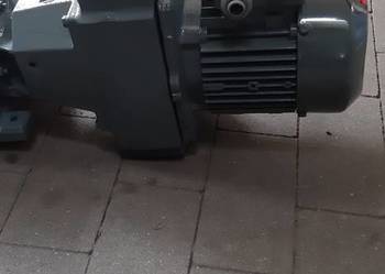 Motoreduktor 0,37 kW z regulacją. Motoreduktor 0,37 kW z regulacją.