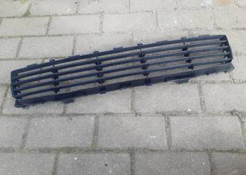 Kratka gril atrapa środkowa zderzaka toyota auris 06-10r Kratka gril atrapa środkowa zderzaka toyota auris 06-10r