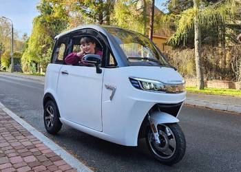 Zabudowany trójkołowiec ELECTRORIDE FUTURI 3