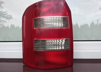 Audi A2 lampa tył tylna lewa wkład oprawka oryginał Europa 8Z0945095