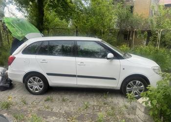 Sprzedam uszkodzoną Skodę Fabię 2 kombi