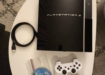 Konsola Sony PS3, dwa pady, okablowanie