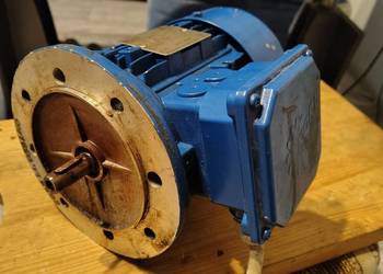 Silnik 3 fazy 0.55 kw, wałek 15mm