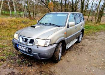 Nissan Terrano 3.0d z reduktorem, na ramie.