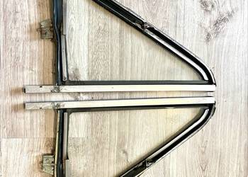 Szyby trójkątne otwierane Fiat 125p prawa lewa