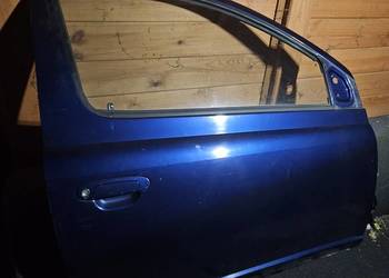 Toyota Yaris 1 lak. 8K8 drzwi prawe bez rdzy do montażu Toyota Yaris 1 lak. 8K8 drzwi prawe bez rdzy do montażu