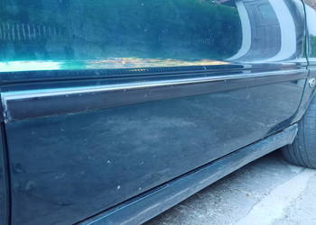 Audi 80 B4 Listwa drzwi Środkowa Prawy przód 8A0853958 Audi 80 B4 Listwa drzwi Środkowa Prawy przód 8A0853958