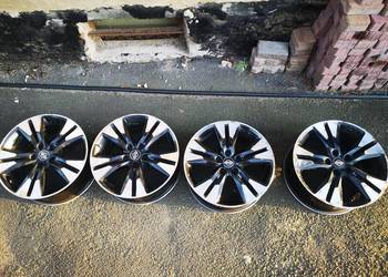 Felgi 18 x 8j Nissan 114,3x5 otwor centrujacy 66,1