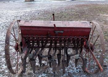 -Siewnik 13 lejkowy  pod traktor