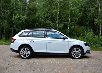 zderzak tył tylni Skoda Fabia III 6V0 Scout