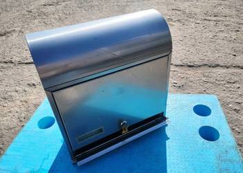 Skrzynka na listy ze stali nierdzewnej .