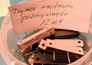 Potencjometr wieloobrotowy.