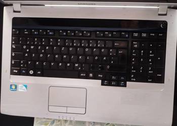 Laptopy Samsung R730, MacBook Pro