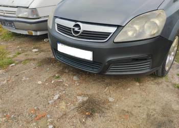 przedni zderzak opel zafira b