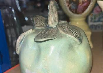 Jabłko- rzeźba ceramiczna