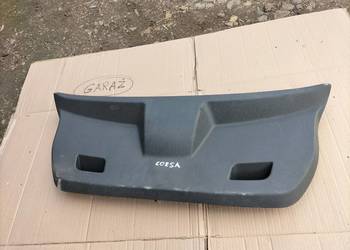 OPEL CORSA D 13180938 OSŁONA TAPICERKA TYLNEJ KLAPY BAGAŻNIKA