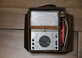 stary analogowy miernik uniwersalny