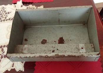 Fiat 126p ST Skrzyneczka narzedziowa pod fotel przedni Lata 80 Stan BDB