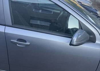 Drzwi prawe przód  Opel Astra H