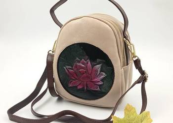 Torebka listonoszka na ramie kwiat lotosu biała