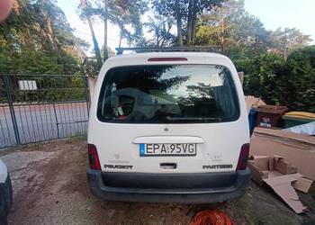 Udział 1/2 samochodu osobowego Peugeot Partner