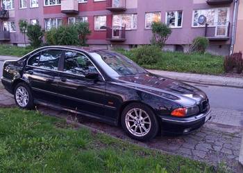 BMW E39 , 525IA , LPG, czarna , sprawna