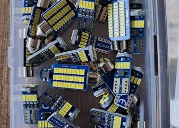 32 szt. nowych żarówek LED do samochodu