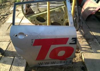 TOYOTA COROLLA VERSO DRZWI PRAWE  TYŁ
