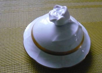 Wieko cukierniczki z różą