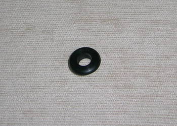 przepust gumowy 4.5/8mm czarny 10szt