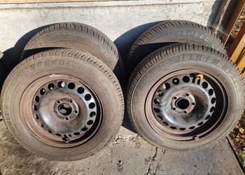 Sprzedam używane opony zimowe Semperit 195/65 R 15T na felgach stalowych