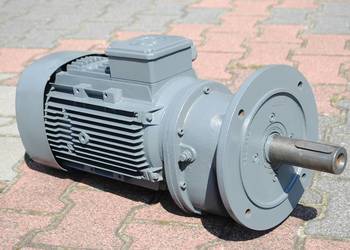 Motoreduktor kołnierzowy 4kw. 243obr./min.
