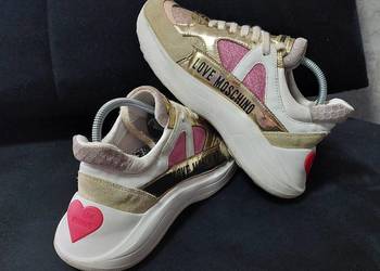 Buty sneakersy love moschino