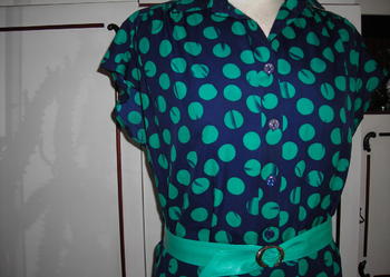 COLLECTION CREATIVE - SUKIENKA W SZMARAGDOWE GROCHY - r. 40