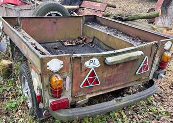 Przyczepka samochodowa.