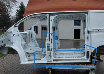 Ford Transit Custom II 2024 próg bok lewy poszycie progu lewa strona