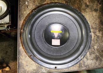 Głośnik niskotonowy 25cm 10" JBL GT102 moc 130w rms 260w max 4ohm