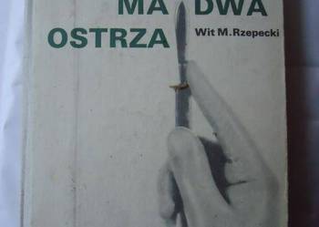SKALPEL MA DWA OSTRZA - M. Rzepecki /fa