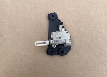 13199007 siłownik centralnego zamka  klapy tył Opel meriva a