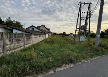 Działka budowlano-usługowa 1863 m2 w Święcicach. Działka budowlano-usługowa 1863 m2 w Święcicach.