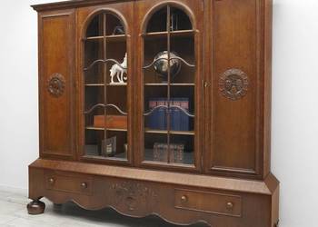 Zabytkowa dębowa biblioteka z lat 20-tych. Po renowacji.