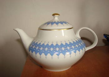 porcelanowy czajnik