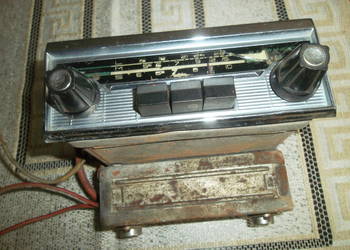 Stare  radio  samochodowe z PRL