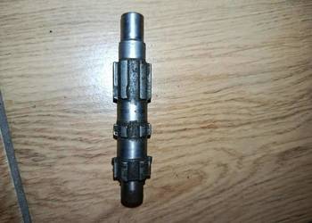 Wałek pośredni WSK