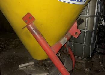 Rozsiewacz lej 400l