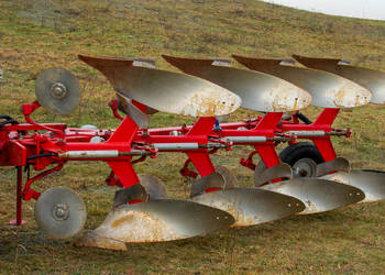 Pług obrotowy 4x20' Massey Ferguson 715 MRT 4AX (Overum, Agrolux)