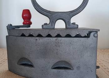 Żelazko po piaskowaniu na węgiel PRL